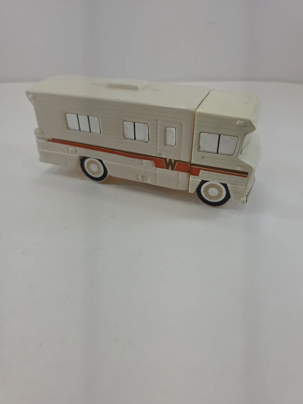 Vintage Avon Winnebago Motor Home Decanter Wild Country After Shave RV Figural